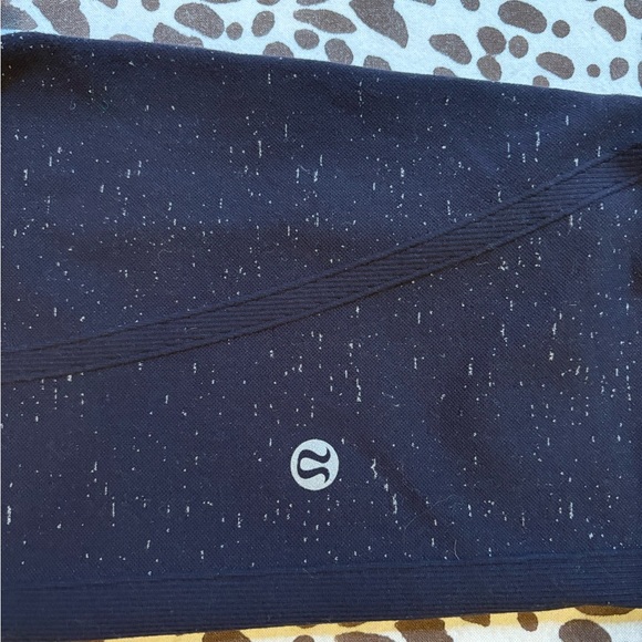 Lululemon Free to Flow Legging Size 8 - Picture 2 of 3
